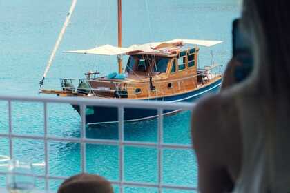 Hire Motorboat Traditional kaiki Varkalas Spetses