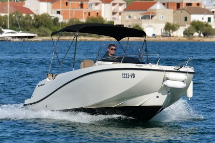 Noleggio Barca a motore Quicksilver 605 Morter-Incoronate