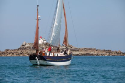 Charter Sailboat Langoustier Traditionnel Saint Quay Saint-Quay-Portrieux