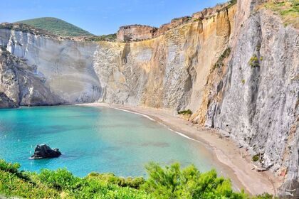 Ile de Ponza et Palmarola Bavaria Cruiser 41 AC