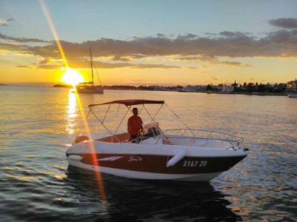 Rental Motorboat Saver 19 Open Preko