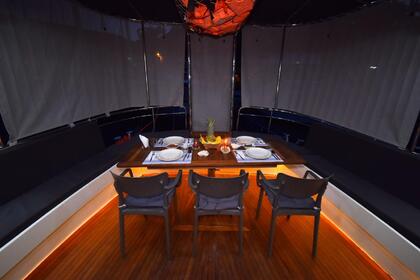 Custom built traditional gulet with a capacity of 4 people