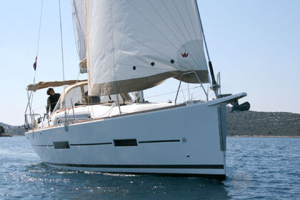 Charter Sailboat DUFOUR 382 GL Marina Frapa
