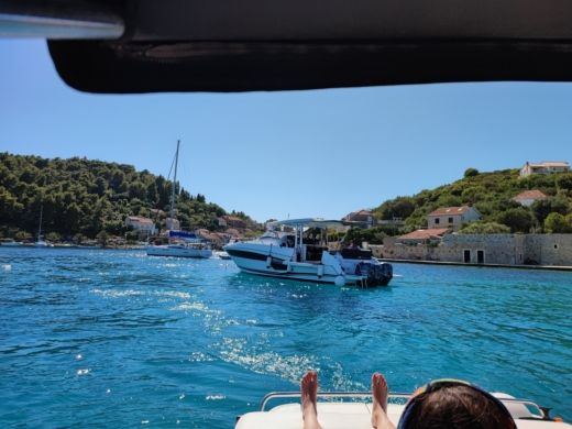 Dubrovnik Motorboat Jeanneau Cap Camarat 9.0 Wa alt tag text