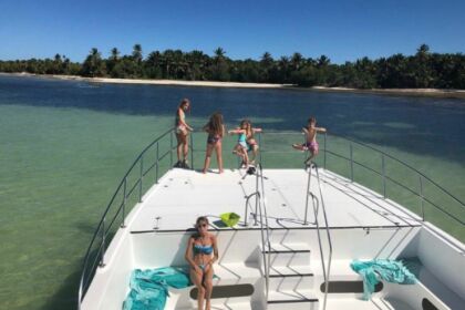 LUXURY EXPIRIENCE VIP SELECTION-Party Boat-Snorkeling-Slide