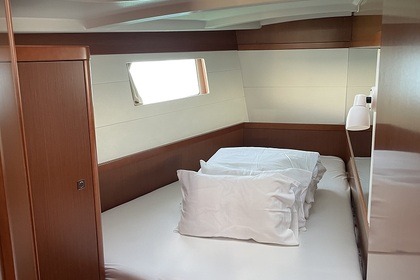 Hyra båt Segelbåt BENETEAU OCEANIS 48 Kroatien