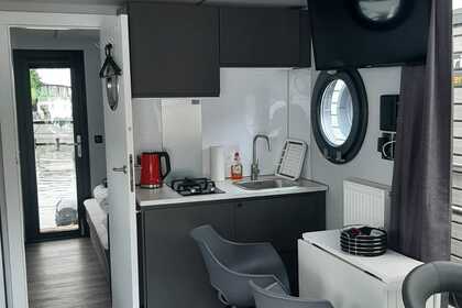 Rent this boat without a license and disocver the