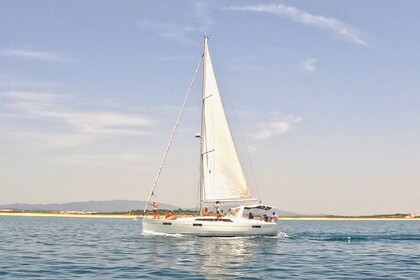 Rental Motorboat Beneteau Oceanis 41.1 Portimão