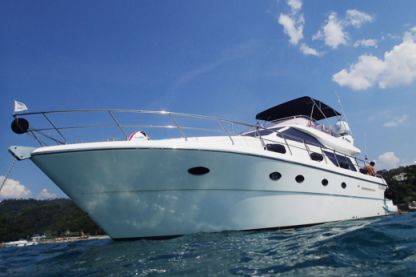 Charter Motorboat Uniesse 55 My La Spezia