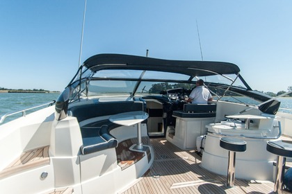 Alquiler de motora Bahía one 43