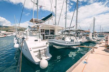 Laura S - Lagoon 400 S2