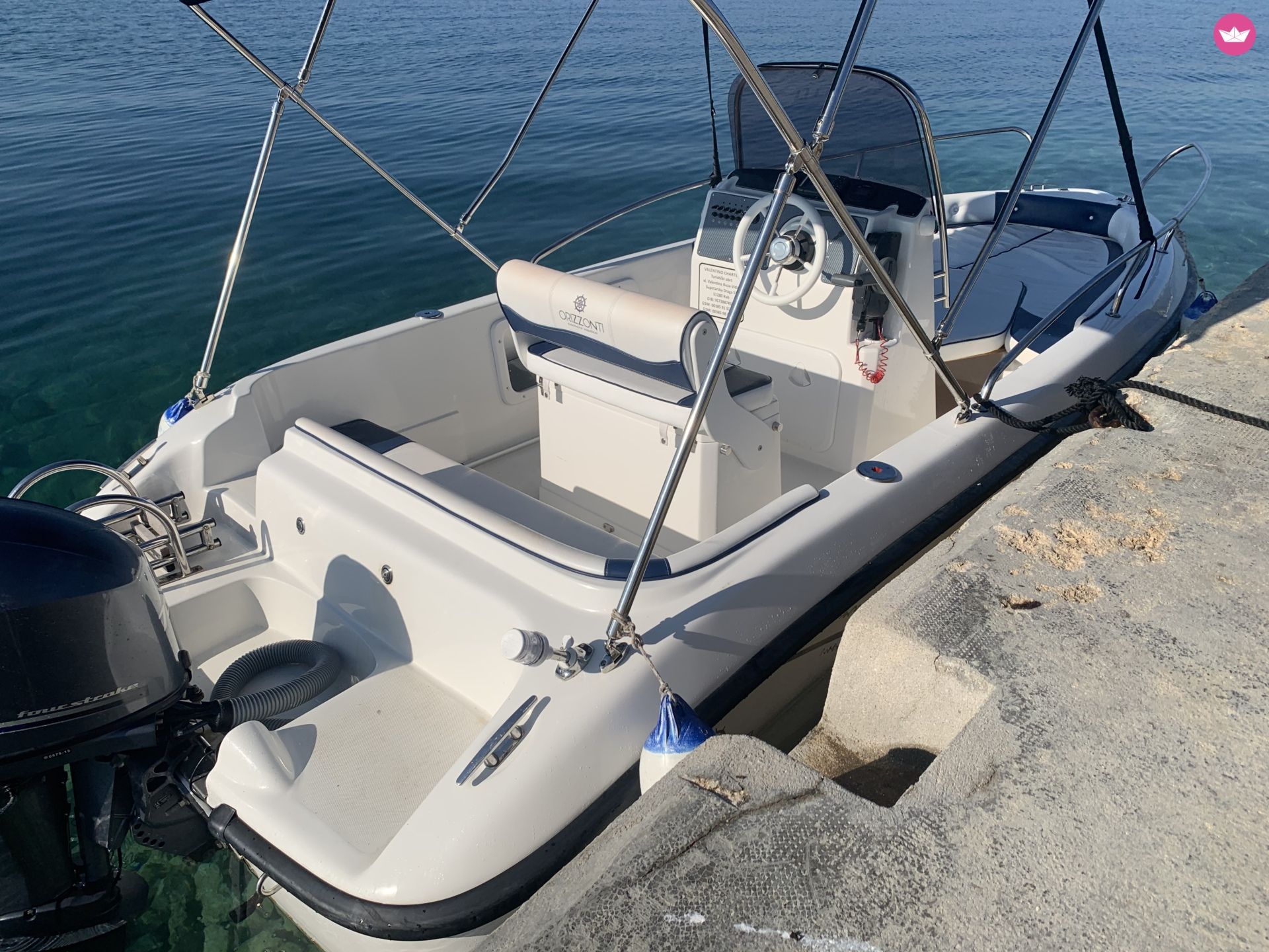 Charter motorboat in Ugljan  