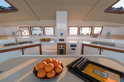 Island Spirit 410 - Vesna