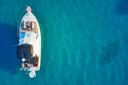 All Inclusive Private Boat Tours on a Vintage Sport Fishing Boat