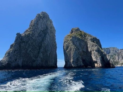 Νάπολη Motorboat CalionBoats 21,5 alt tag text