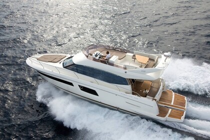 Location Yacht Prestige 500 Fly Cannes