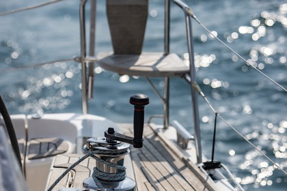 Voilier de croisière X-Yacht X43 au cœur des caraïbes