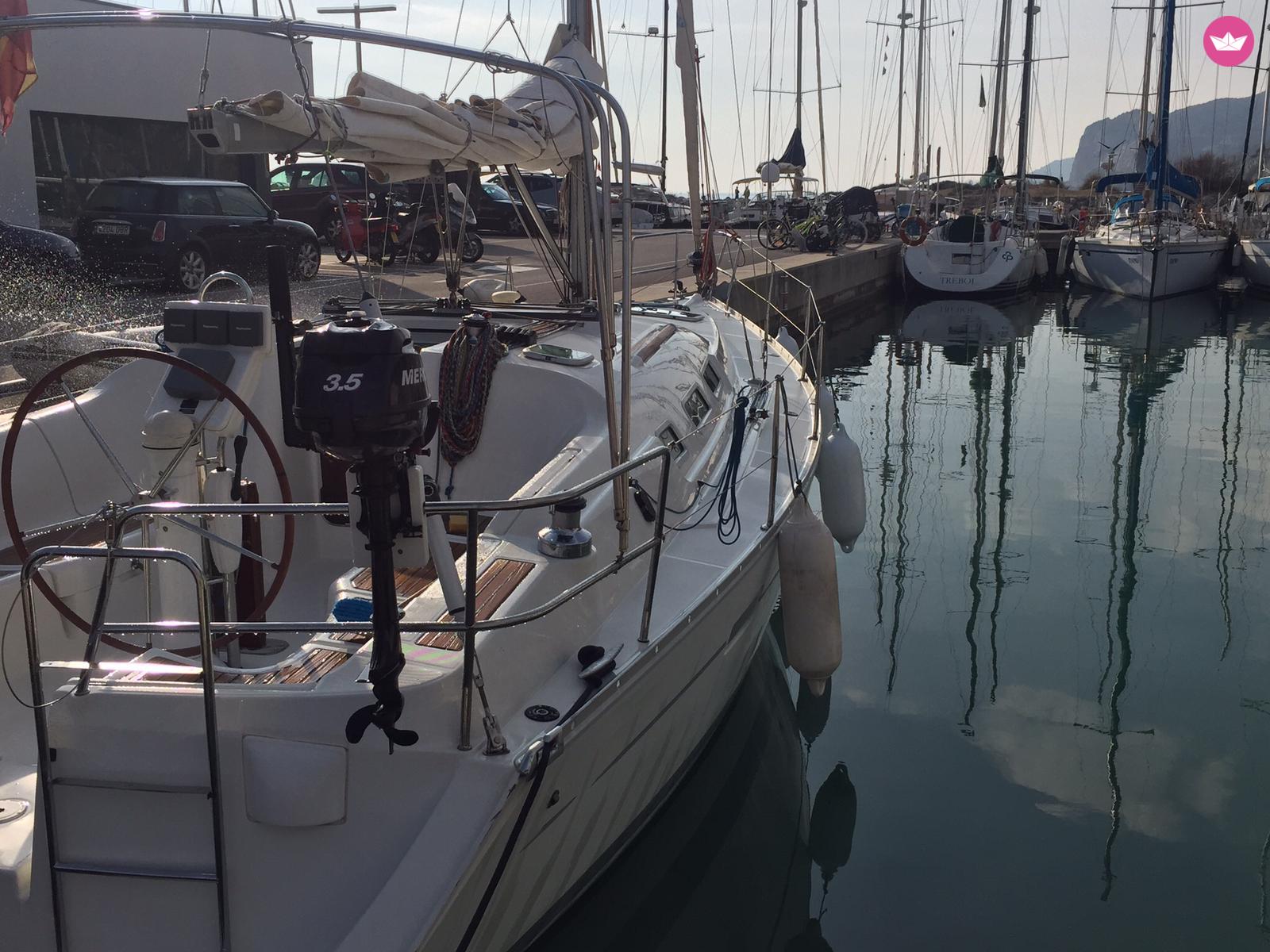 Sailboat Beneteau Oceanis 373  