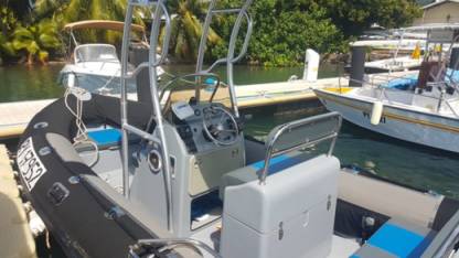 Charter RIB Falcon F575 'Ārue