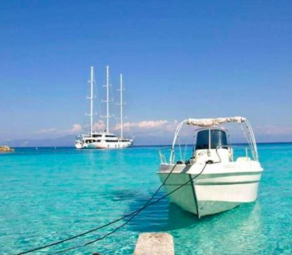 Charter Motorboat Speedy 500 Paxi