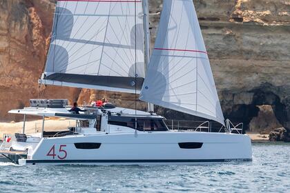 Verhuur Catamaran Fountaine Pajot Fountaine Pajot Elba 45 - 3 cab. Punat