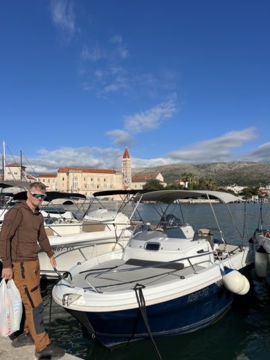 Trogir Motorboat JEANNEAU Cap Camarat 5.5 Sundeck alt tag text