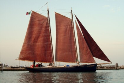 Hyra båt Segelbåt Zennaro Sciarelli, schooner Venedig
