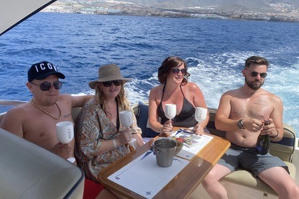 Luxury & comfort aboard our super motor boat