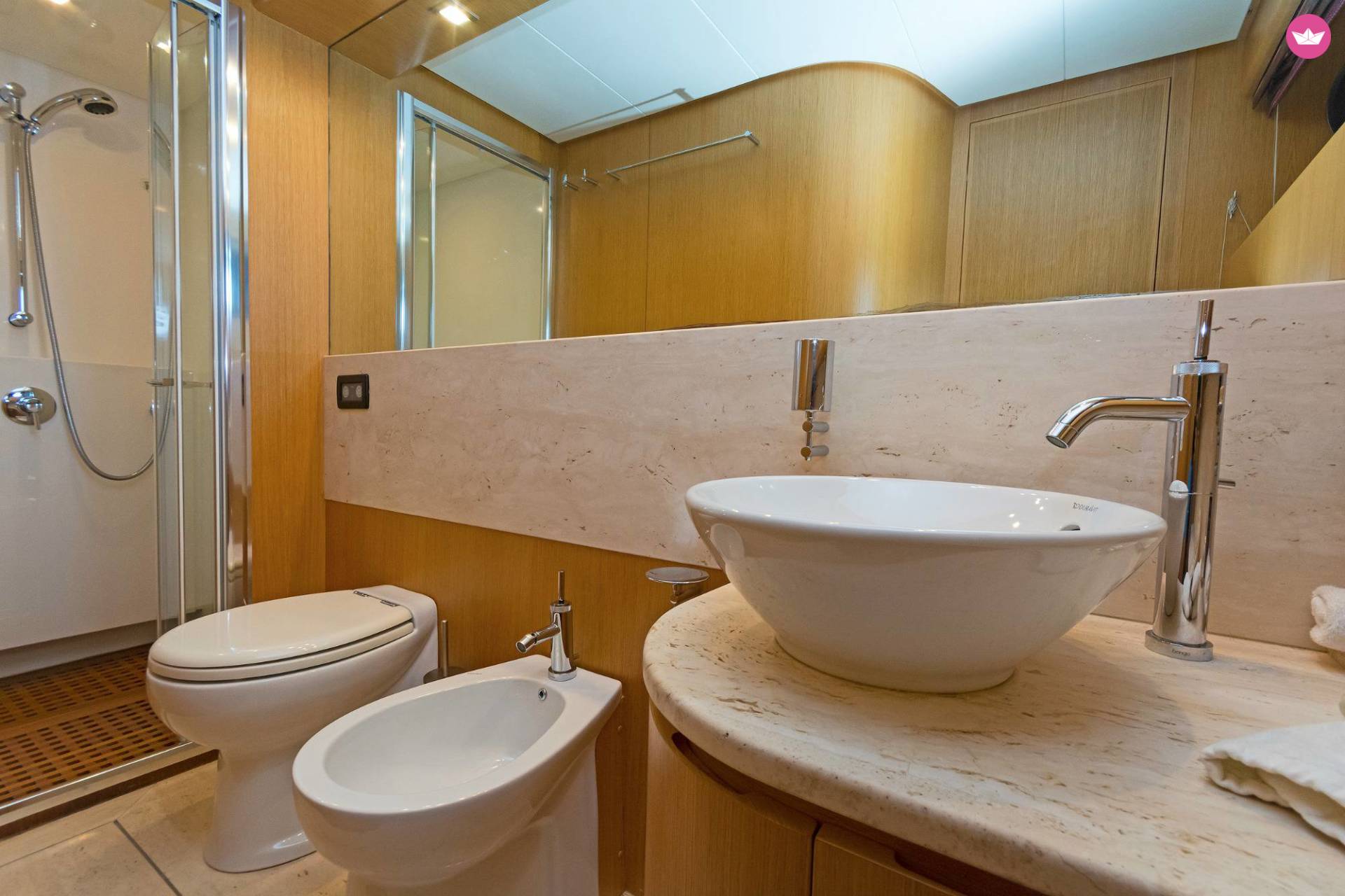 Charter Motorboat San Lorenzo 72 Athens