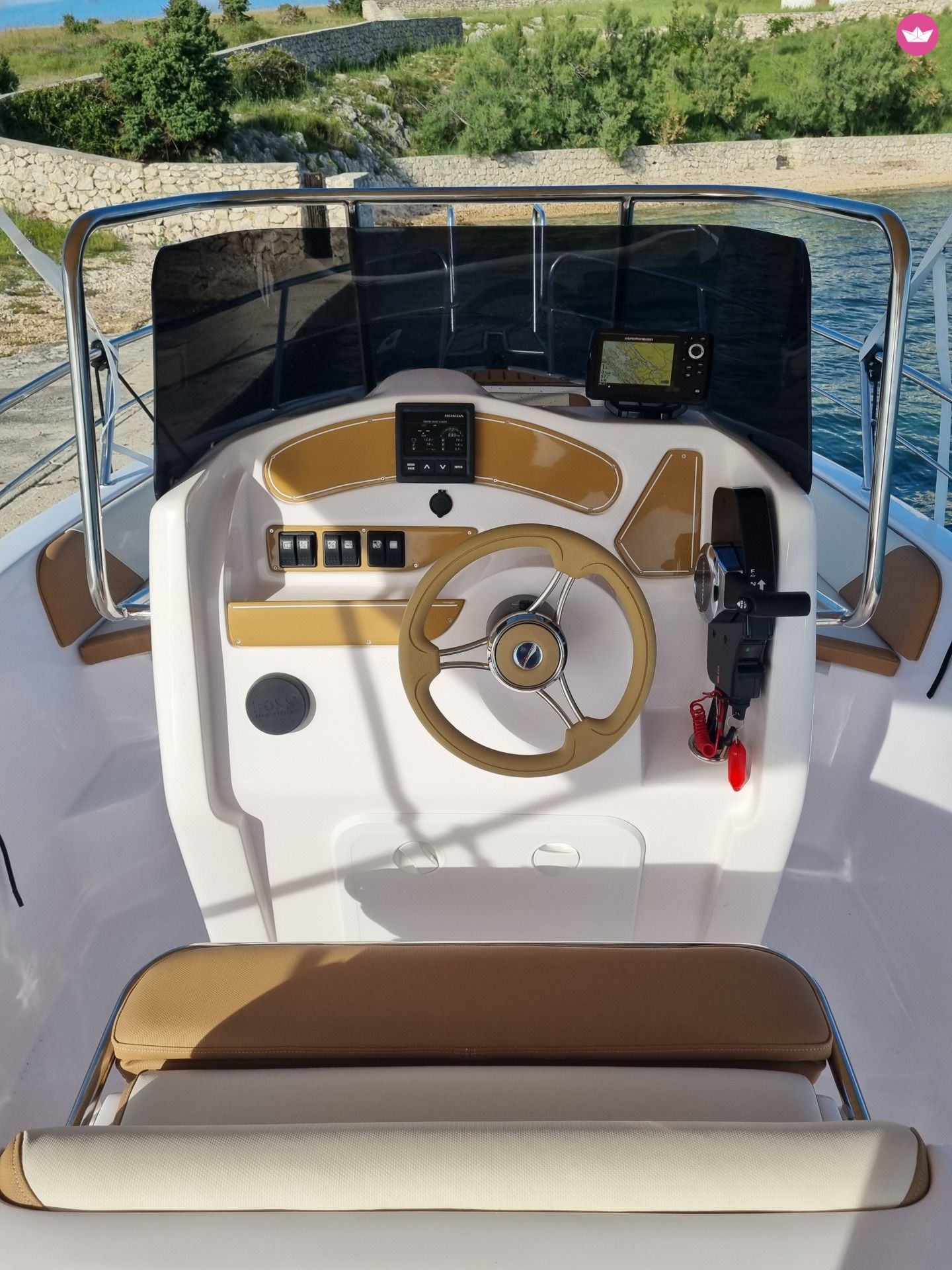Bateau à moteur BLULINE 21 150cv 8