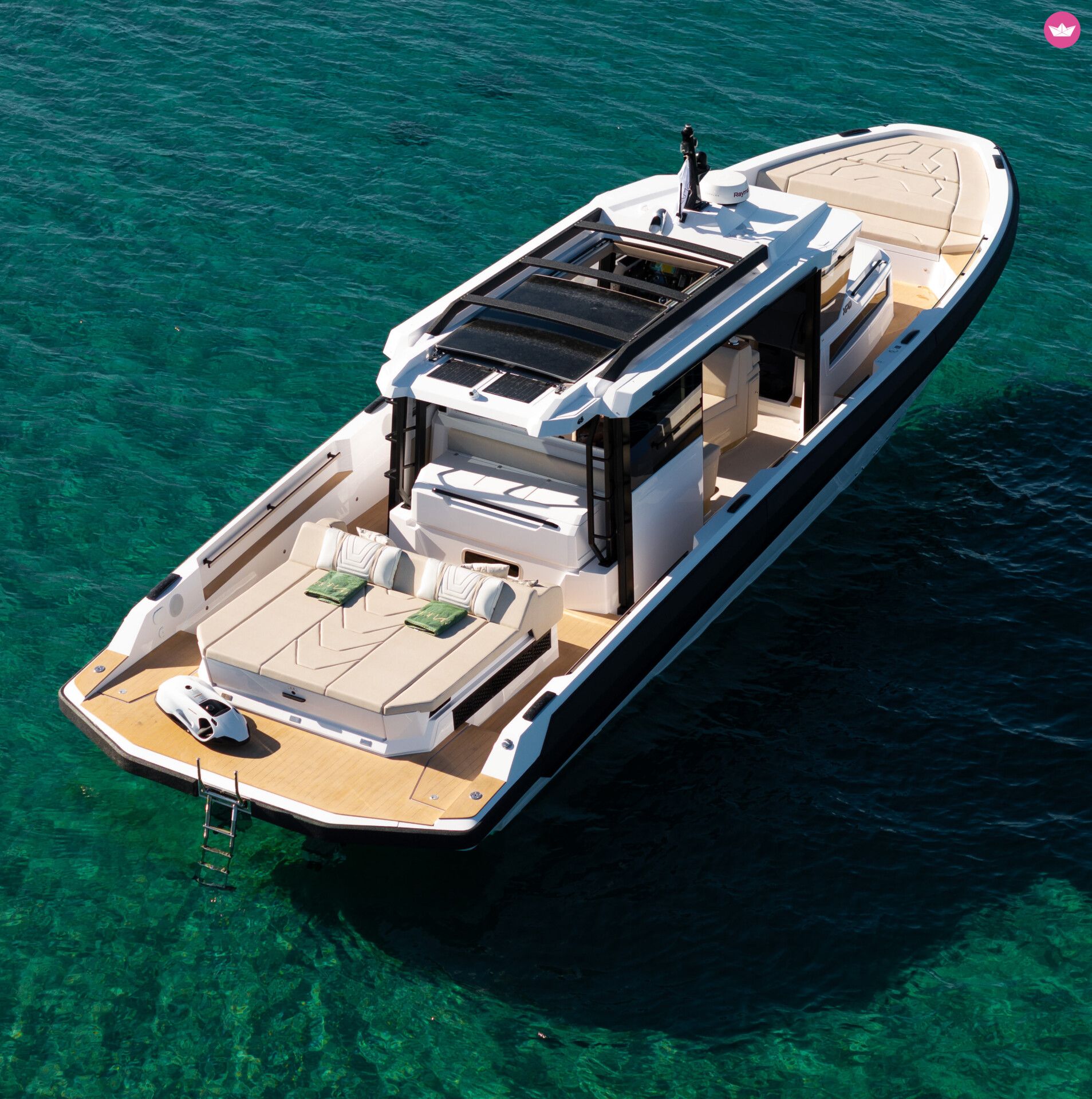 Bateau à moteur Technohull XPD 960cv 4