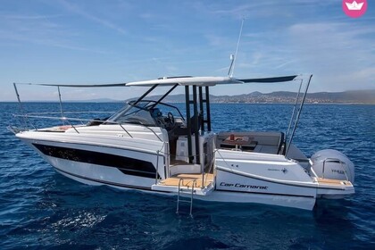 Hyra båt Motorbåt Jeanneau CAP CAMART 9.0WA S2 Palamós
