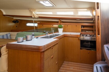 Sun Odyssey 42i