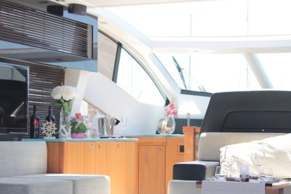 Verhuur Motorjacht SUNSEEKER Predator 64 Seget Donji
