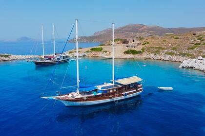 Location Goélette Gulet Custom built gulet with a capacity of 10 Ketch Marmaris