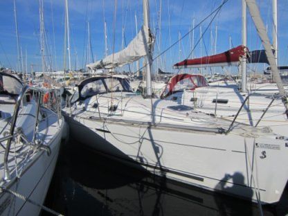 Charter Sailboat Beneteau First 31.7 Saint-Quay-Portrieux