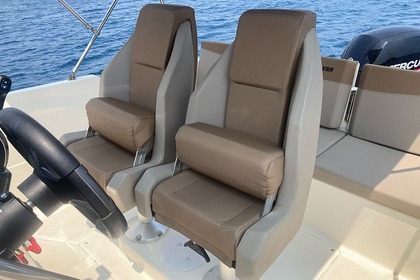 Quicksilver Active 605 open