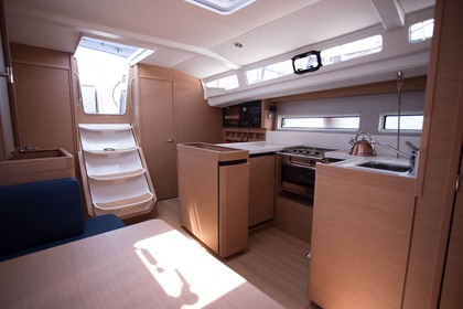 Verhuur Zeilboot JEANNEAU SUN ODYSSEY 440 Trogir