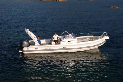 Location Semi-rigide Capelli 900 Wa Pinarellu