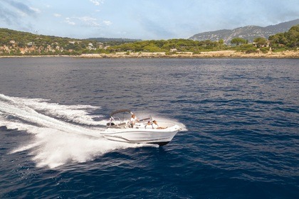 Rental Motorboat Jeanneau Cap camarat 7.5 cc serie 3 Beaulieu-sur-Mer