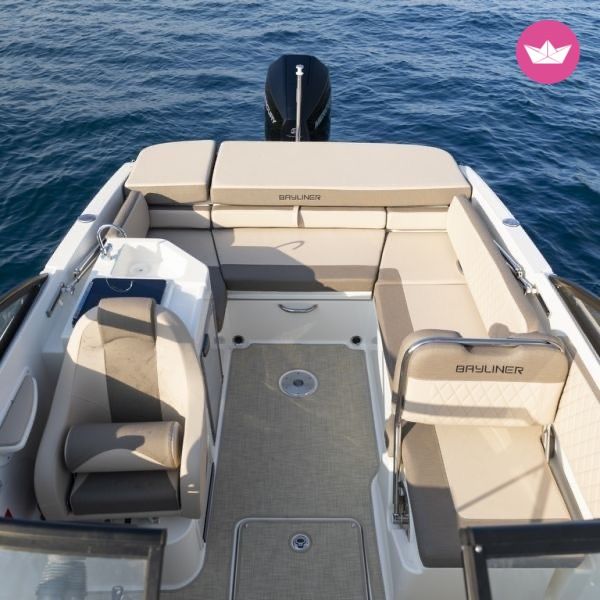 Bateau à moteur Bayliner Vr6 Cuddy 225cv 3