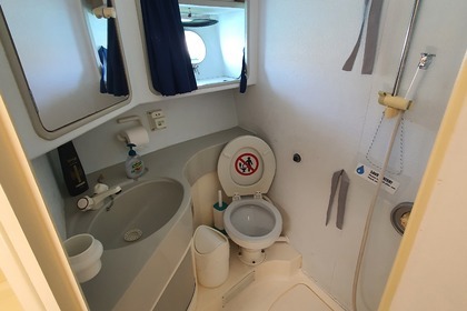 YACHT ZEN Fairline Squatron 50