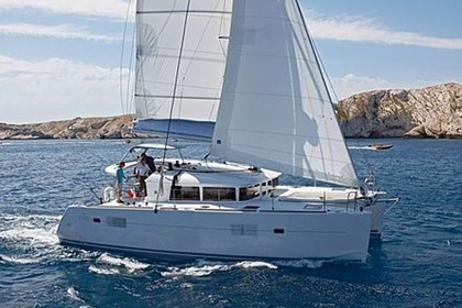 Charter Catamaran LAGOON 400 Premià de Mar