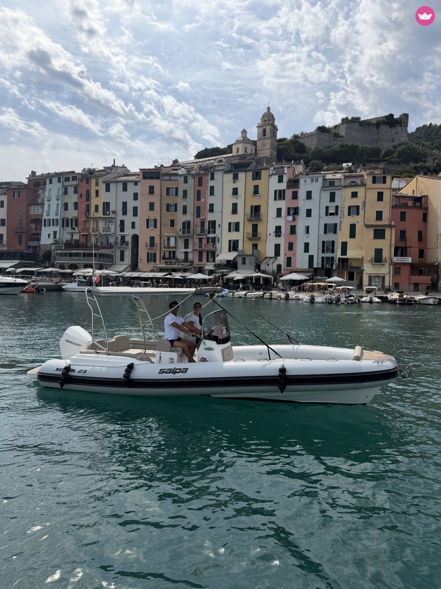Bateau à moteur Salpa