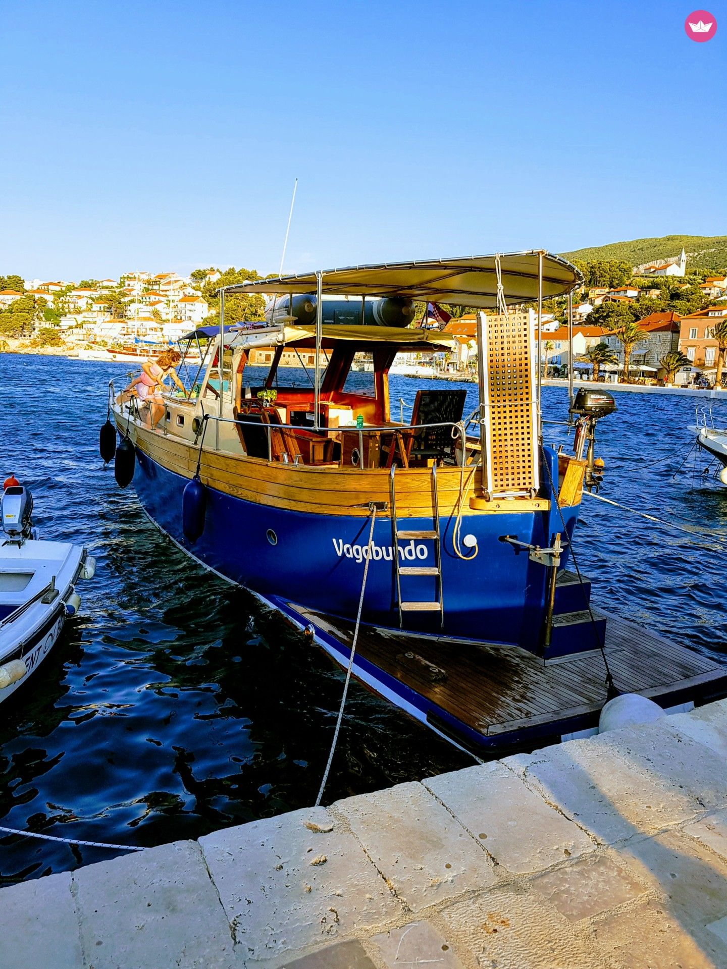 Motorboat Traitional Croatian Boat Leut Vagabundo for hire