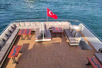Daily Yacht Rental in Istanbul - Bosphorus Yacht