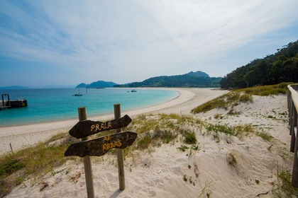 Veleiro para 11 pessoas com skipper profissional – Aluguer em Vigo / Ilhas Cíes (Sun Odyssey 39i)