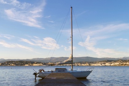 Charter Sailboat Jeanneau Sangria Cannes