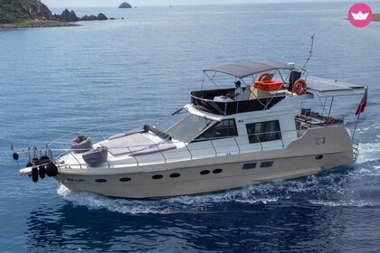 Charter Motor yacht Custom built Motor yacht Flybridge Göcek