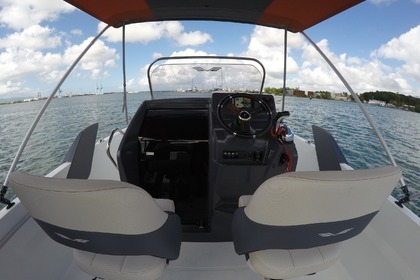 barca per wakeboarding ilets e mangrovie